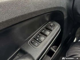 Chrysler 300c * 300S / NO ACCIDENTS / AWD / LEATHER / ROOF / NAV, снимка 11