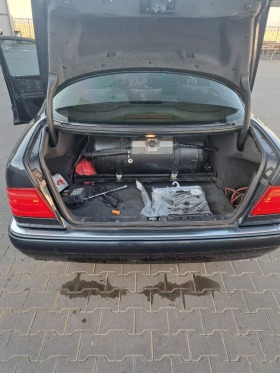 Mercedes-Benz E 280 2, 8 V6 газ, снимка 10 - Автомобили и джипове - 44394946