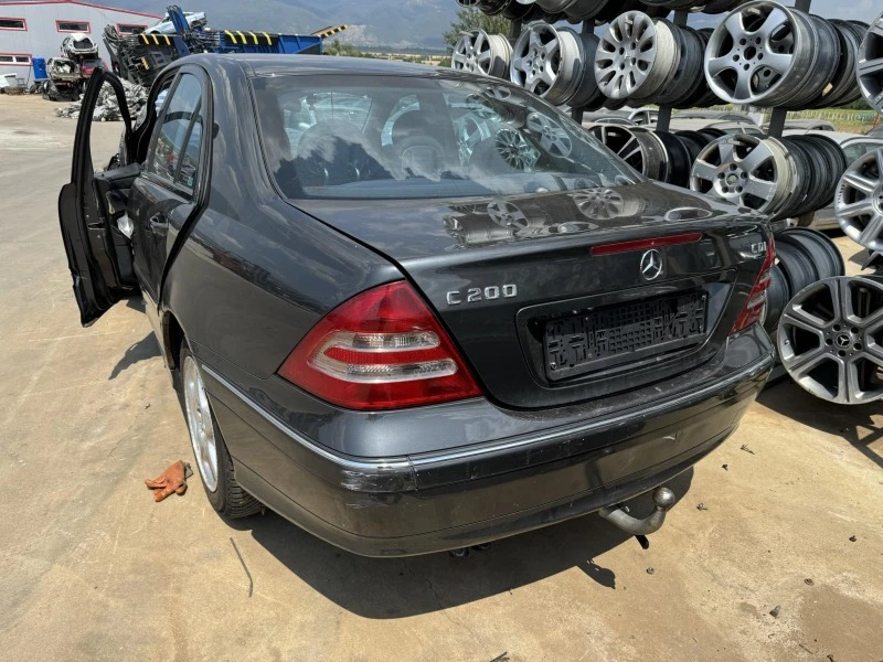 Mercedes-Benz C 200 2.2, снимка 3 - Автомобили и джипове - 46600552