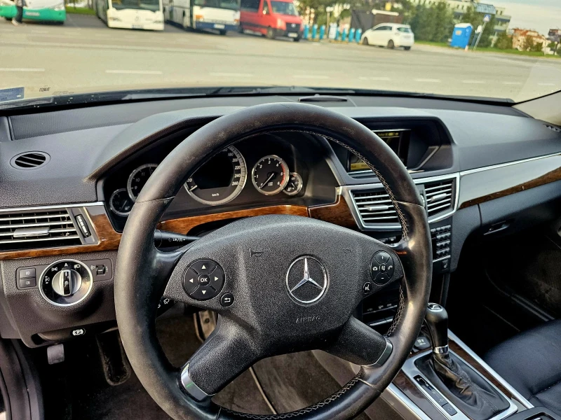 Mercedes-Benz E 250, снимка 10 - Автомобили и джипове - 47569097