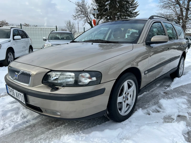 Volvo V70 2.5Т* AWD* АВТОМАТИК* КОЖА* , снимка 1 - Автомобили и джипове - 49198610