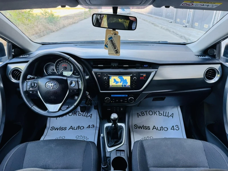 Toyota Auris 1.6i Swiss, снимка 10 - Автомобили и джипове - 50940435