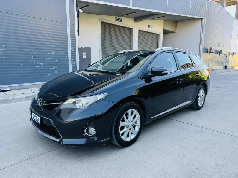 Toyota Auris 1.6i Swiss, снимка 2 - Автомобили и джипове - 50940435
