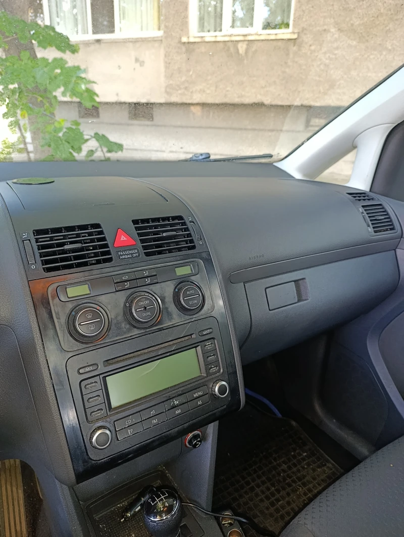 VW Touran, снимка 10 - Автомобили и джипове - 52024970