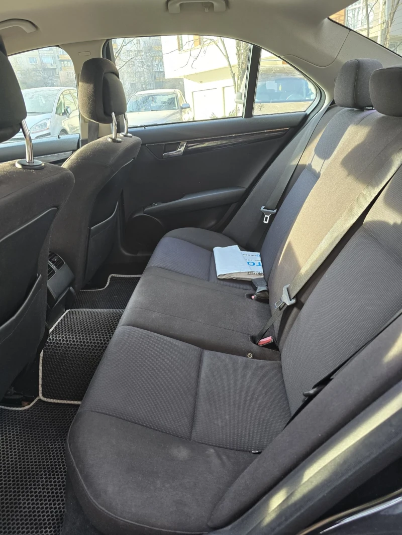 Mercedes-Benz C 220 2.2, снимка 10 - Автомобили и джипове - 52839300