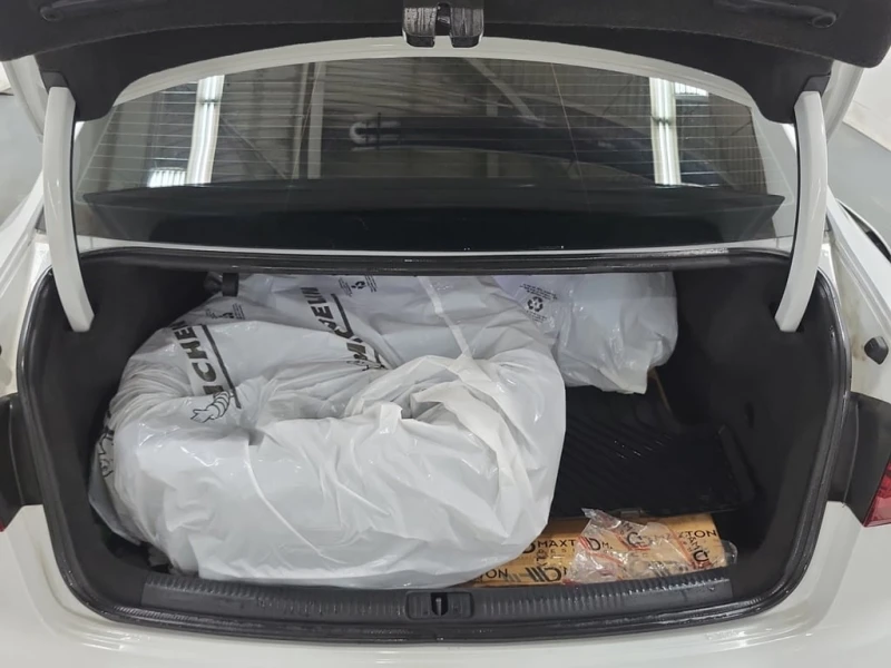 Audi Rs3 * 2.5 TFSI S TRONIC * CARFAX * RS Sport * , снимка 16 - Автомобили и джипове - 53264157