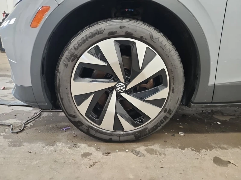 VW ID.4 PRO/4х4/Подгрев/2 ключа, снимка 16 - Автомобили и джипове - 53468703