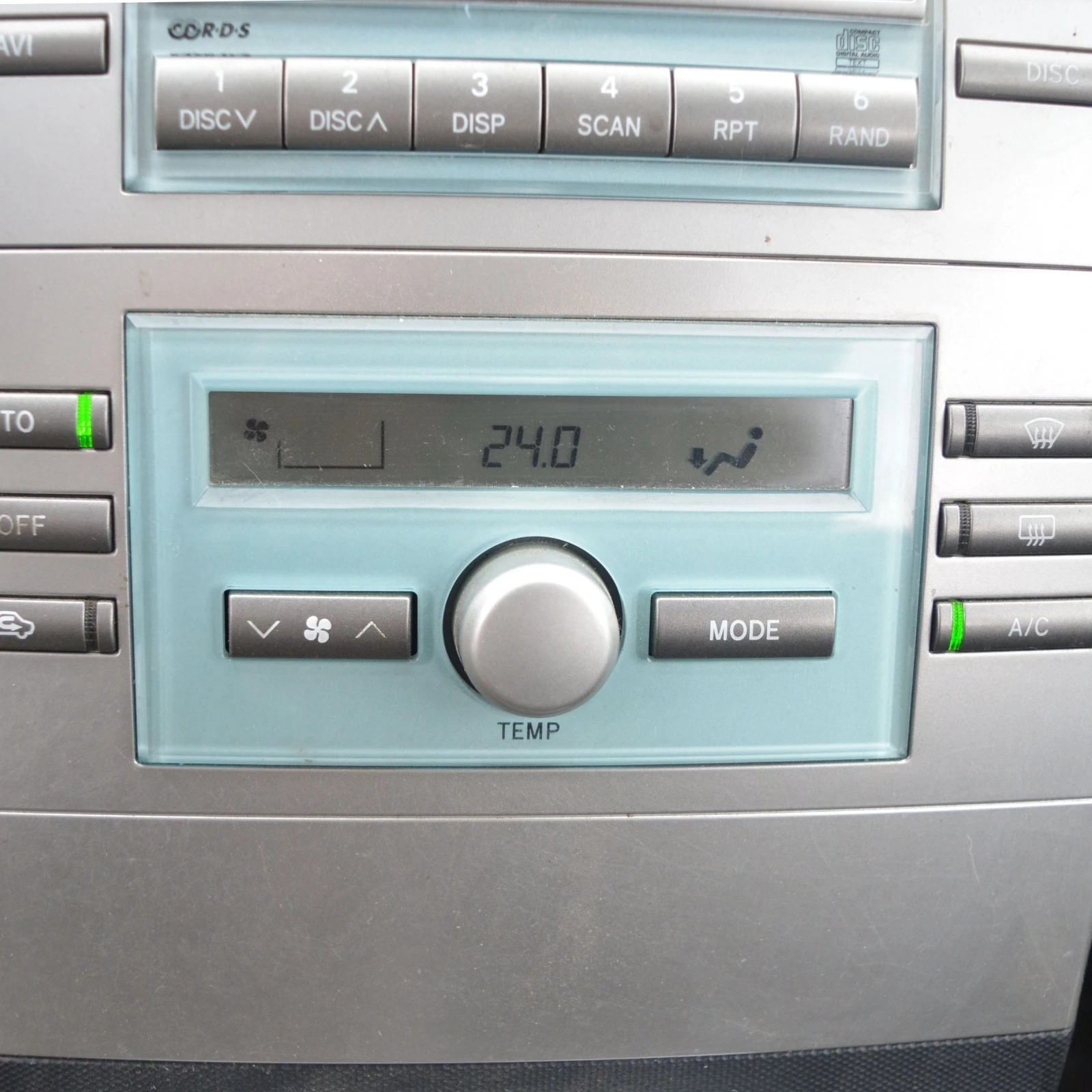 Toyota Corolla verso 2.2 D-4D | Mobile.bg — изображение 11