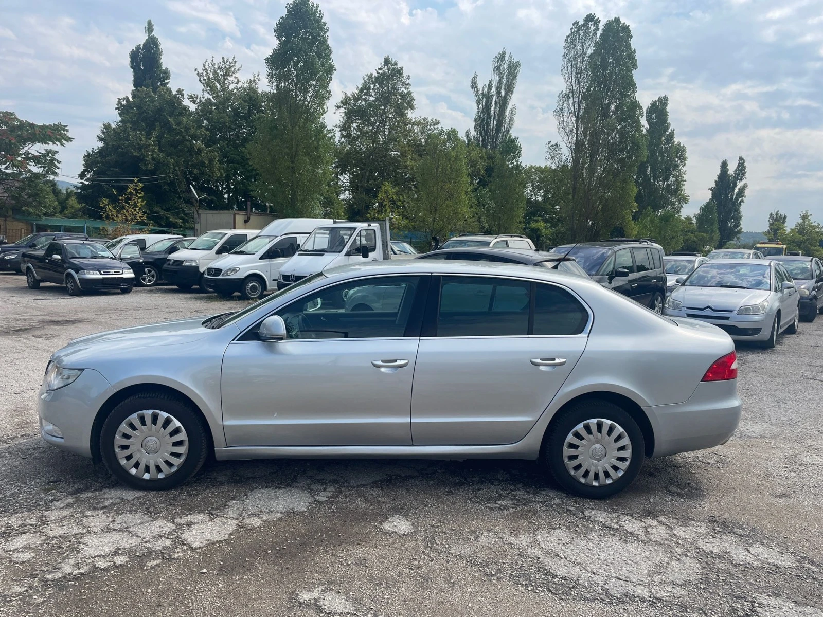 Skoda Superb 2.0 TDI - изображение 6