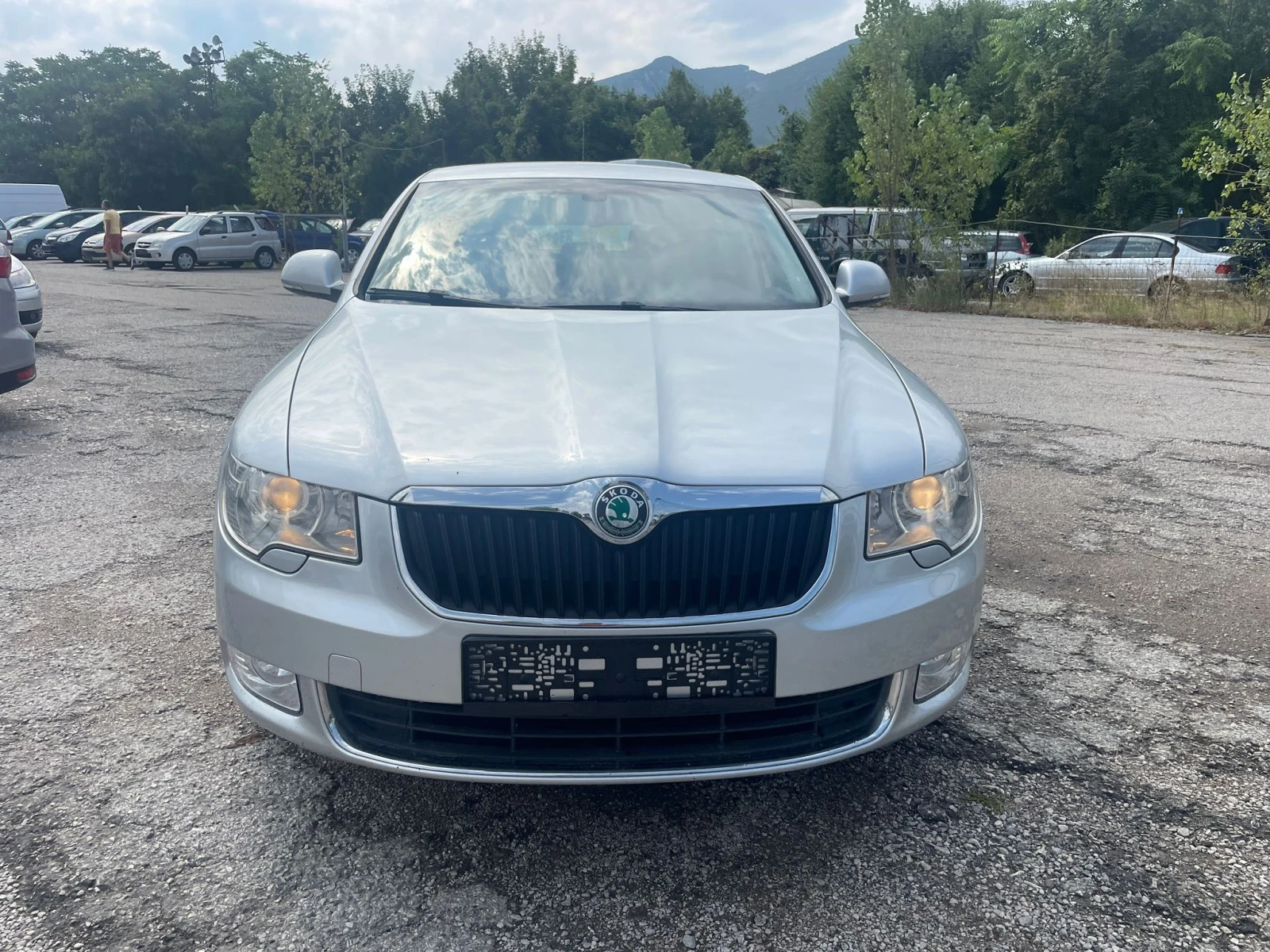 Skoda Superb 2.0 TDI - изображение 2