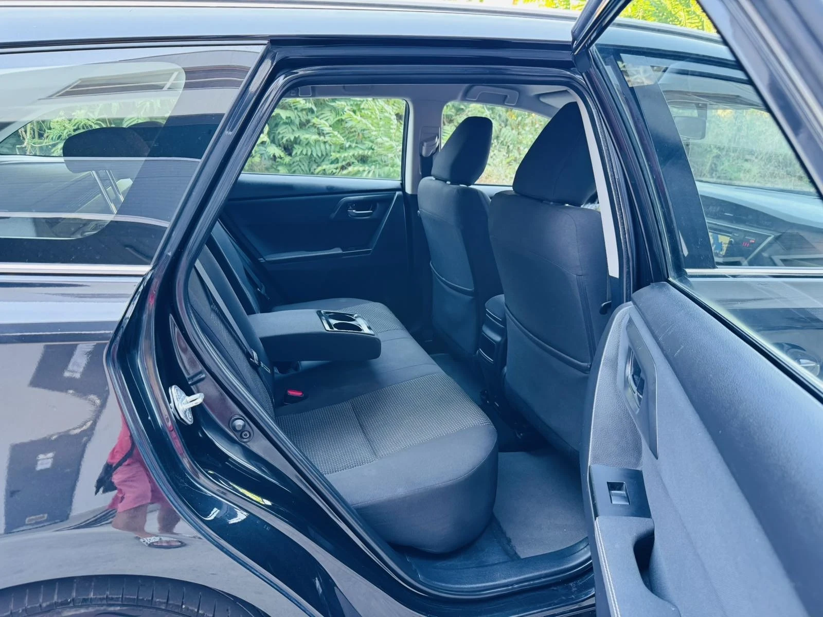 Toyota Auris 1.6i Swiss | Mobile.bg   14