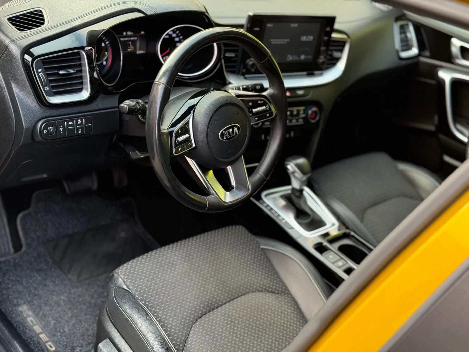 Kia XCeed ГАРАНЦИОННА ДО 27г.* ПОДГРЕВ* КАМЕРА* LINE ASSIST - изображение 9