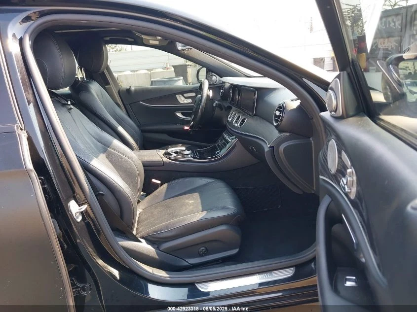 Mercedes-Benz E 300 2.0L I-4 DI, DOHC, VVT, TURBO, 241HP All Wheel - изображение 10