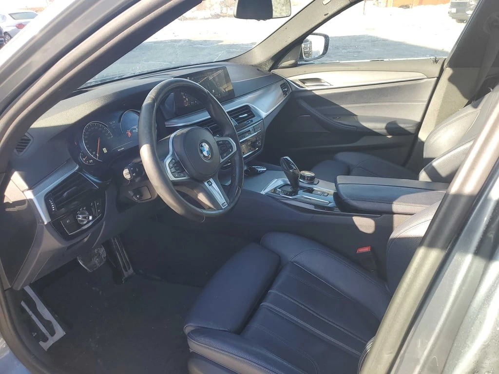 BMW 530 XDRIVE * ДИСТРОНИК * 360 КАМЕРА *  - изображение 7