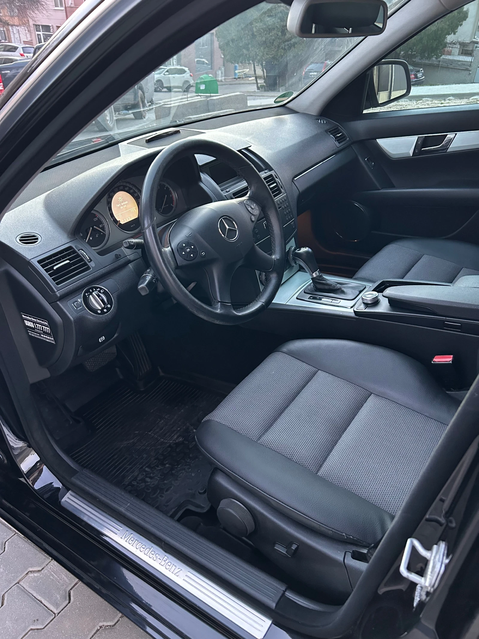 Mercedes-Benz C 220 CDI/AVANGARDE/ОМ646/AUTOMAT, снимка 8 - Автомобили и джипове - 53668701
