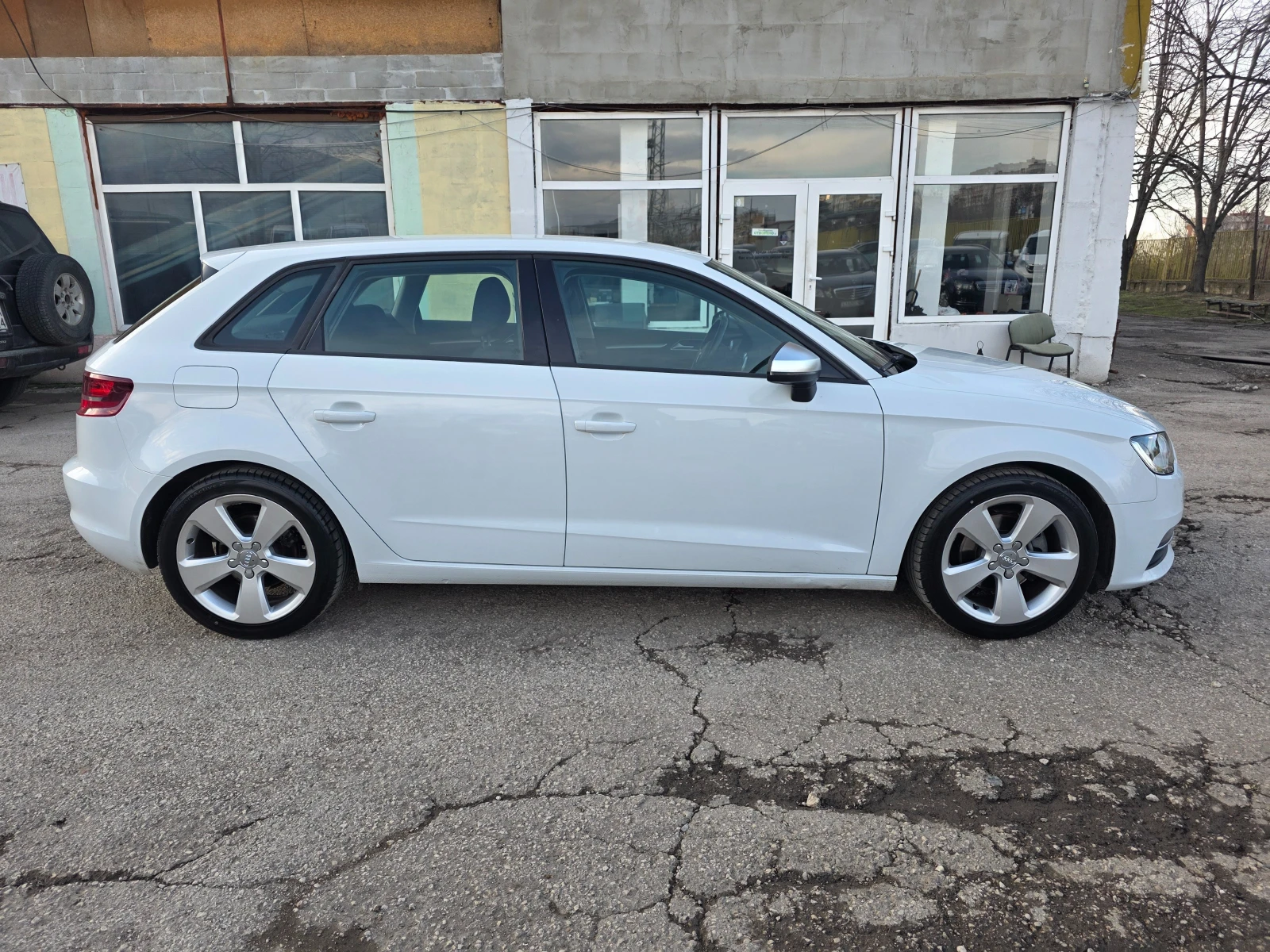 Audi A3 SPORTBACK 1.6TDI УНИКАТ - изображение 4