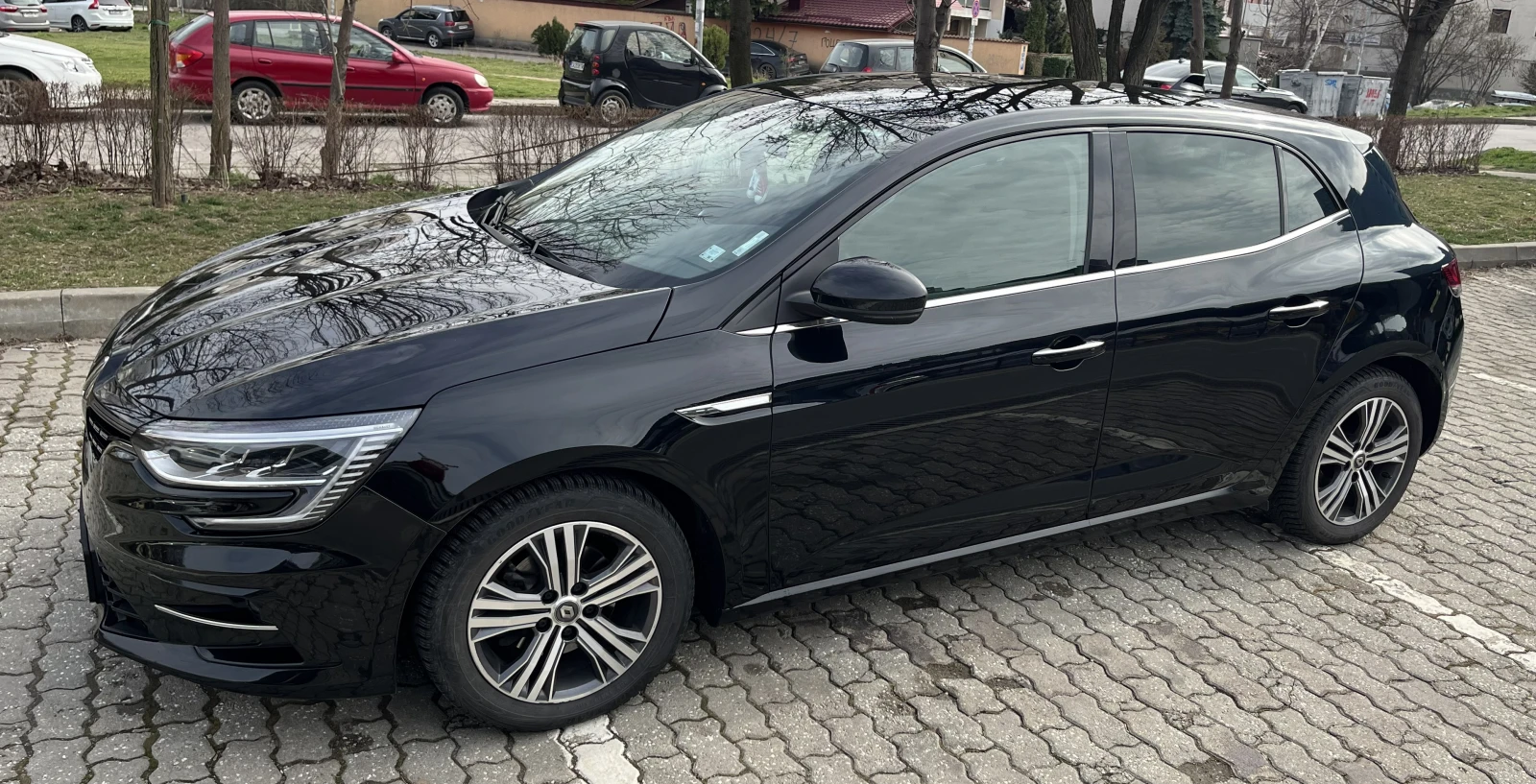 Renault Megane 1.3 TCe, снимка 15 - Автомобили и джипове - 53713494