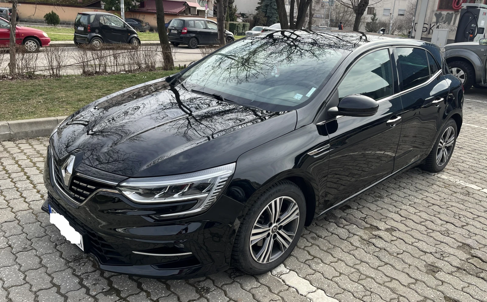 Renault Megane 1.3 TCe, снимка 12 - Автомобили и джипове - 53713494