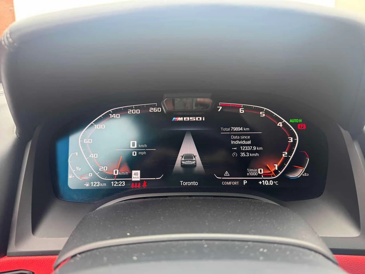 BMW 850 XDRIVE/DISTRONIC/ОБДУХВАНЕ/360/PANO/HUD, снимка 8 - Автомобили и джипове - 53866783