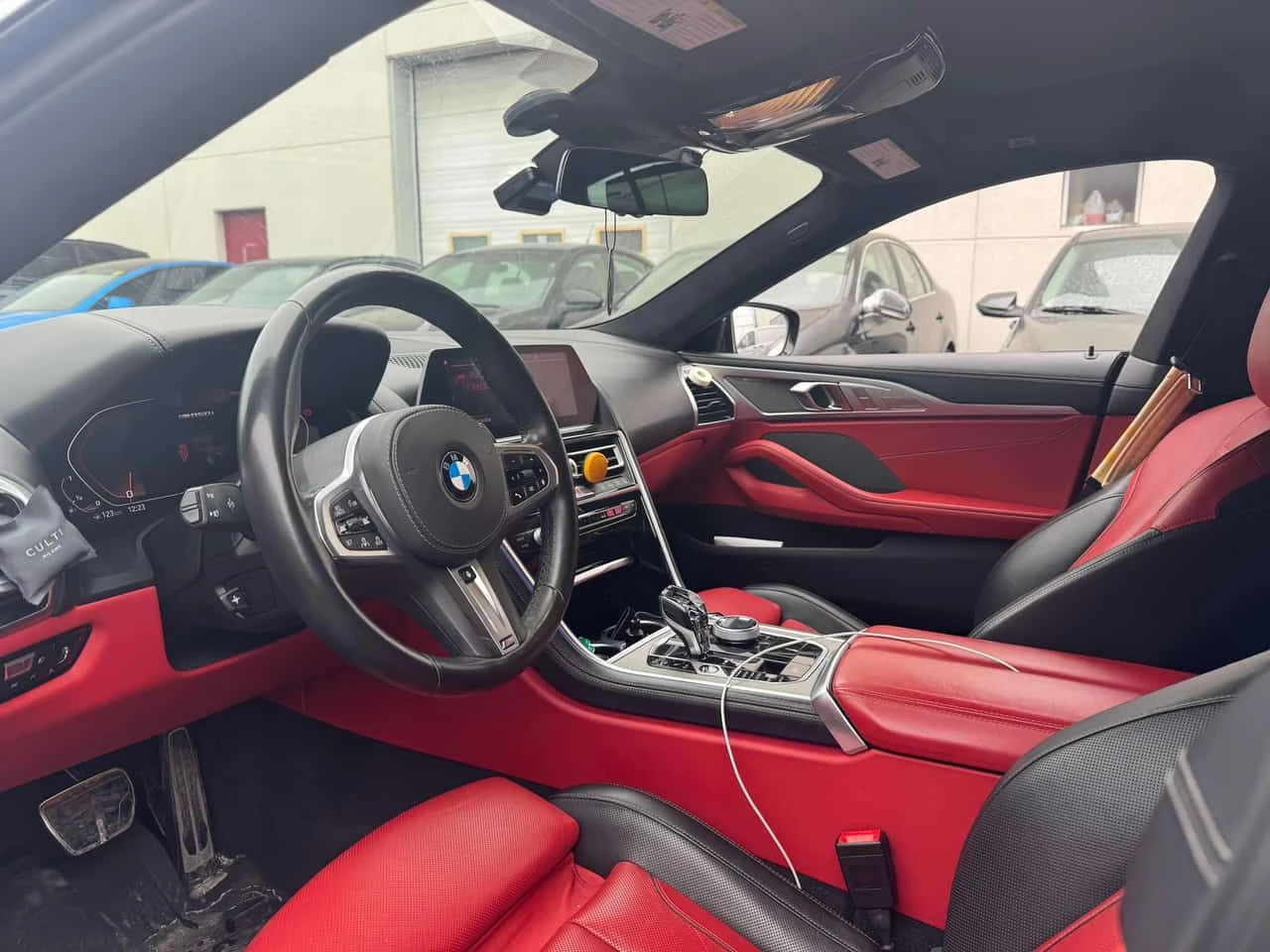 BMW 850 XDRIVE/DISTRONIC/ОБДУХВАНЕ/360/PANO/HUD, снимка 7 - Автомобили и джипове - 53866783