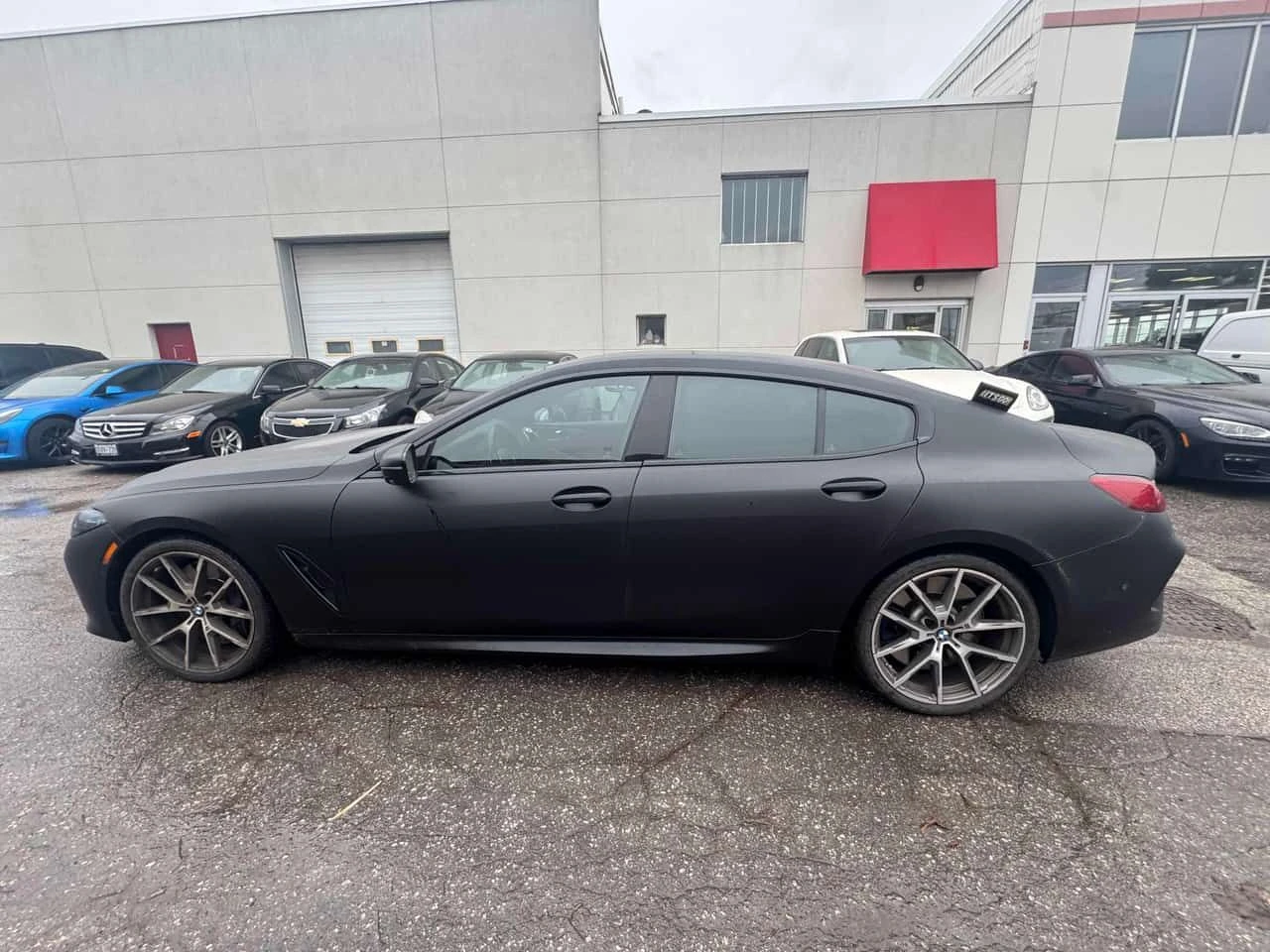 BMW 850 XDRIVE/DISTRONIC/ОБДУХВАНЕ/360/PANO/HUD, снимка 3 - Автомобили и джипове - 53866783