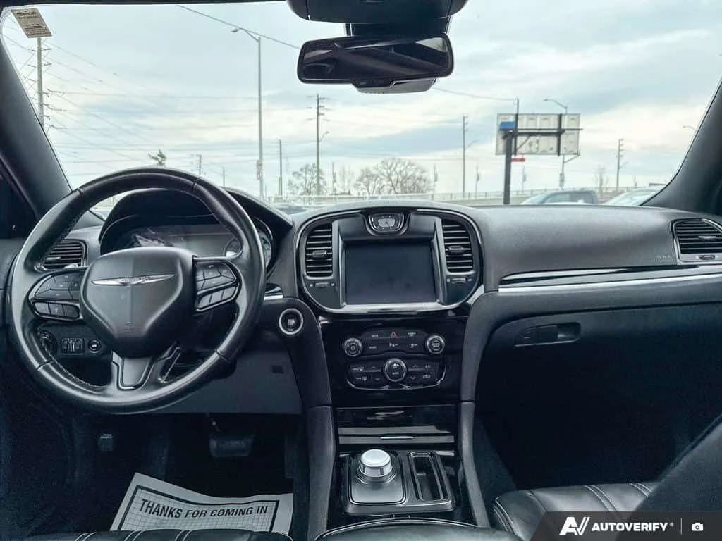 Chrysler 300c * 300S / NO ACCIDENTS / AWD / LEATHER / ROOF / NAV, снимка 10 - Автомобили и джипове - 54055535