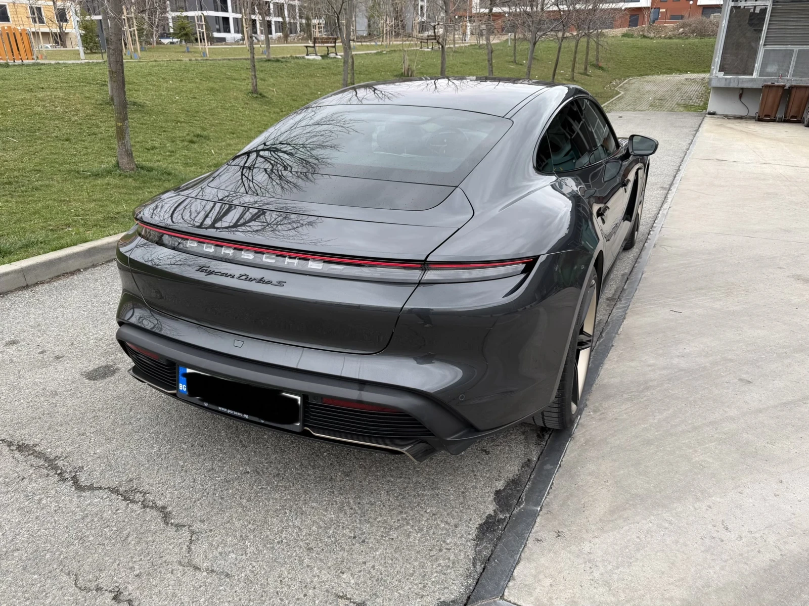 Porsche Taycan Turbo S, снимка 3 - Автомобили и джипове - 54090697