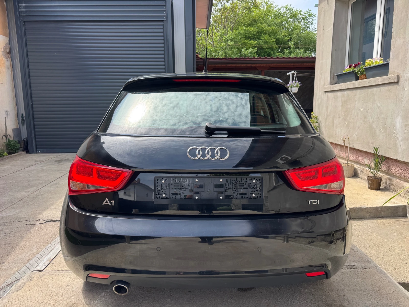 Audi A1 1.6TDi-S Line, снимка 6 - Автомобили и джипове - 54478200