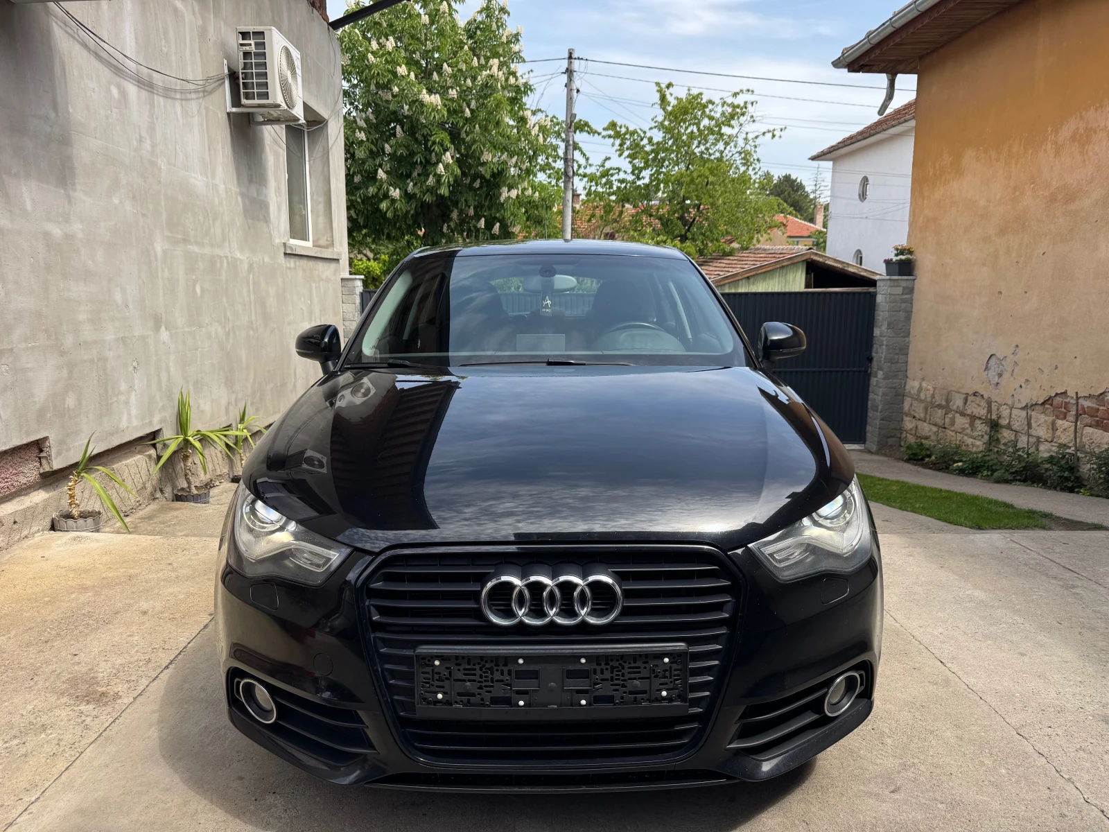 Audi A1 1.6TDi-S Line, снимка 5 - Автомобили и джипове - 54478200