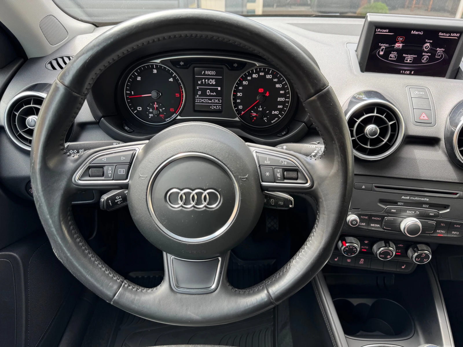 Audi A1 1.6TDi-S Line, снимка 10 - Автомобили и джипове - 54478200