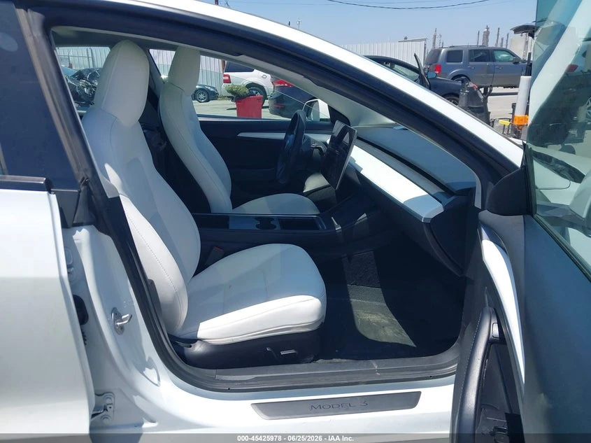 Tesla Model 3 Long Range Dual Motor All-Wheel Drive, снимка 5 - Автомобили и джипове - 55272166