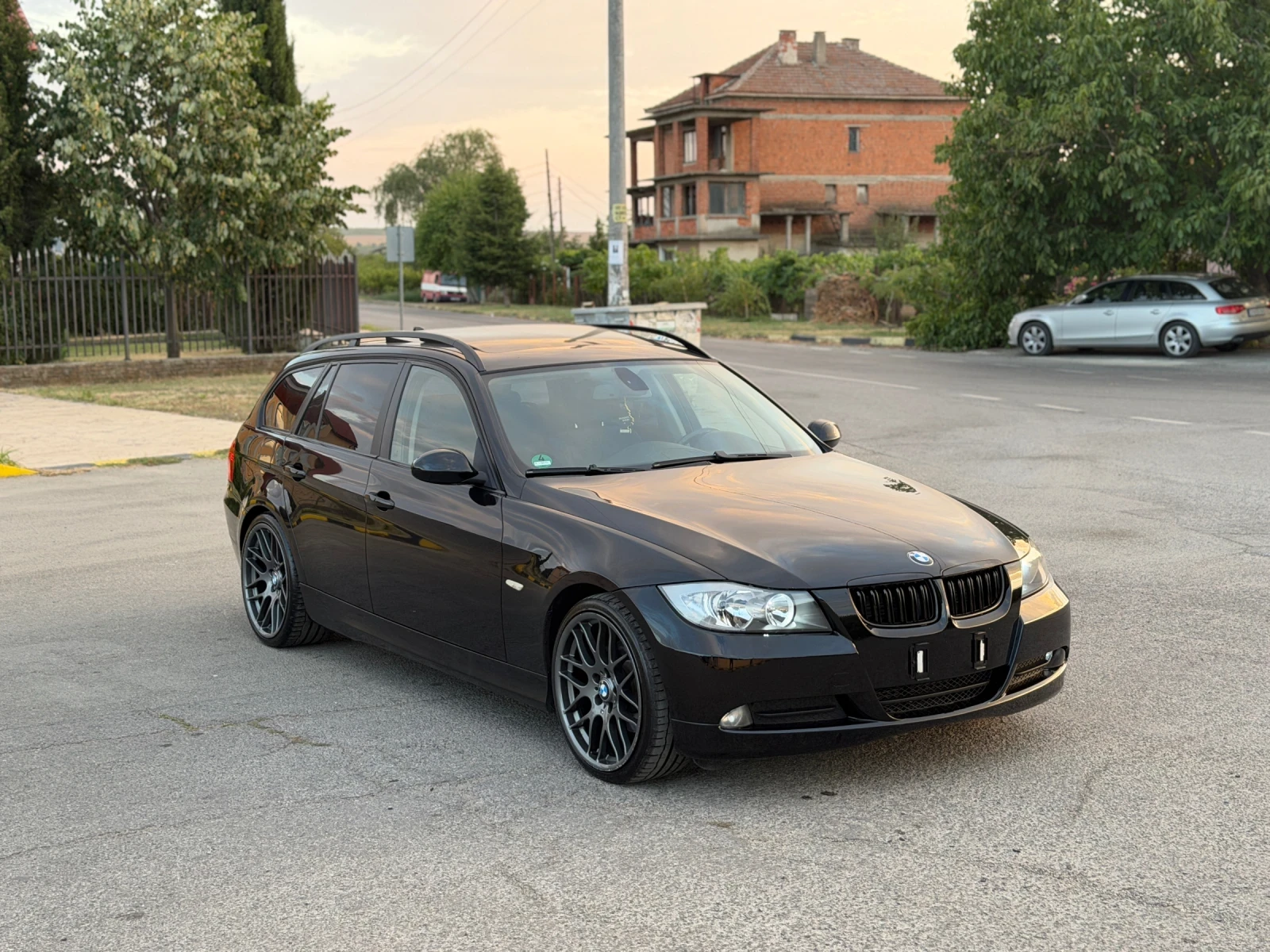 BMW 320 2.0, снимка 2 - Автомобили и джипове - 55829329