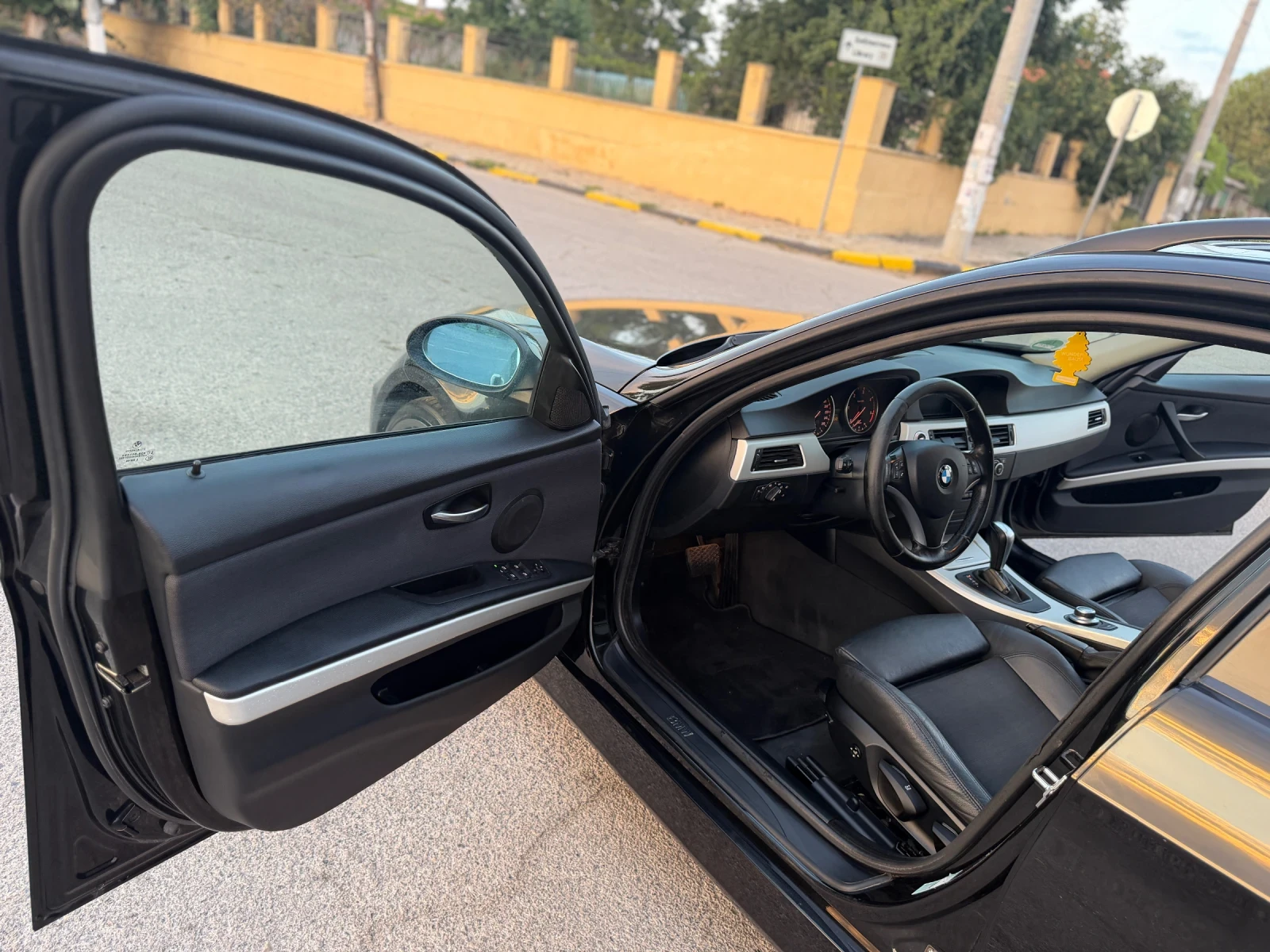 BMW 320 2.0, снимка 10 - Автомобили и джипове - 55829329