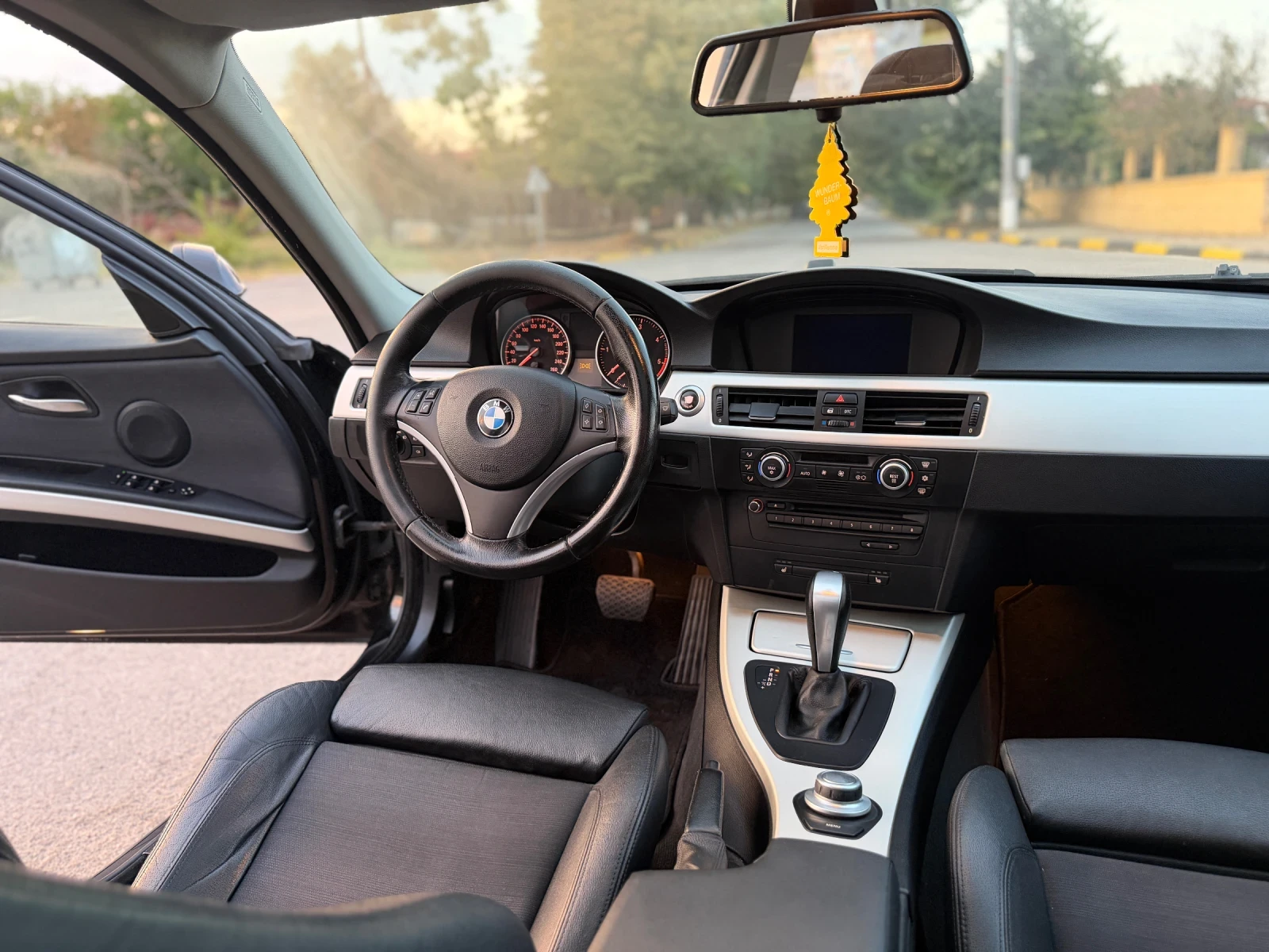 BMW 320 2.0, снимка 14 - Автомобили и джипове - 55829329