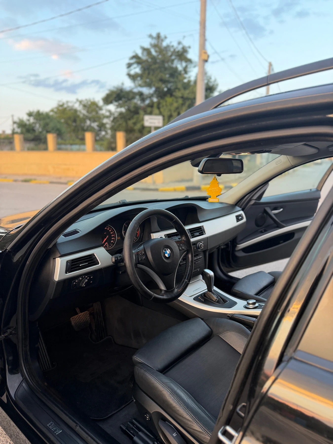 BMW 320 2.0, снимка 16 - Автомобили и джипове - 55829329