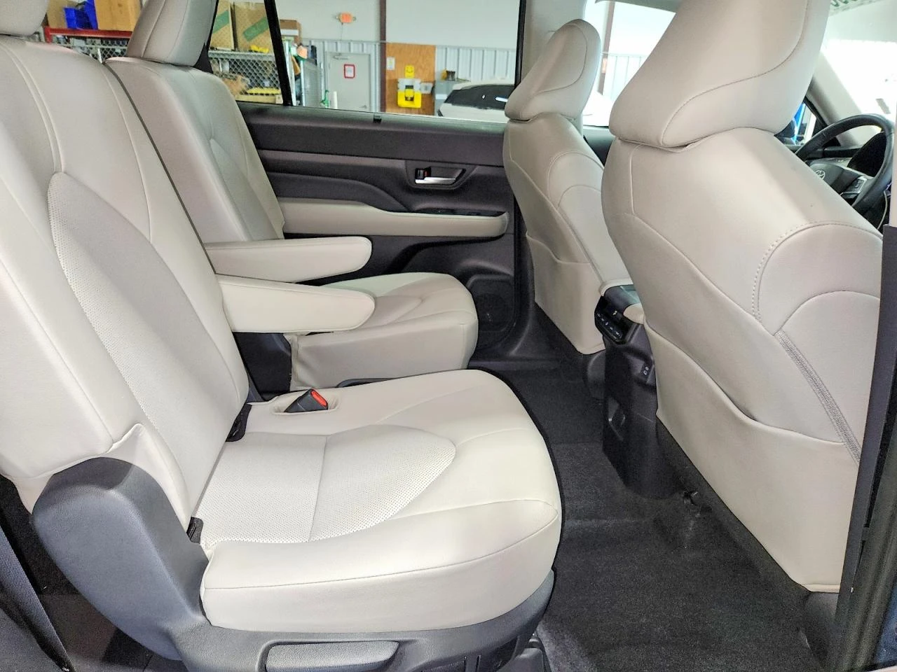 Toyota Grand Highlander 2.4l Xle, снимка 11 - Автомобили и джипове - 55878543