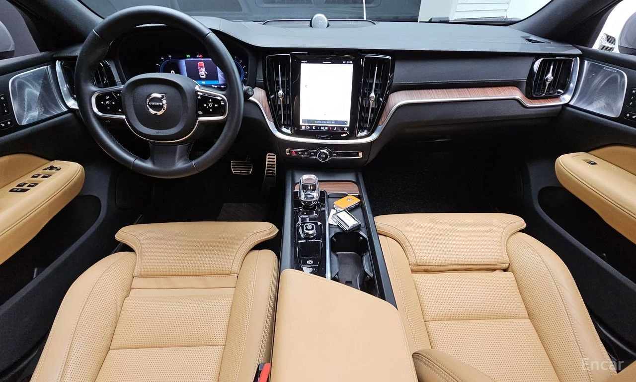 Volvo V60 Cross Country B5* AWD* ULTIMATE* BRIGHT* BOWER* WILKINS* ОБДУХВА, снимка 7 - Автомобили и джипове - 56076322