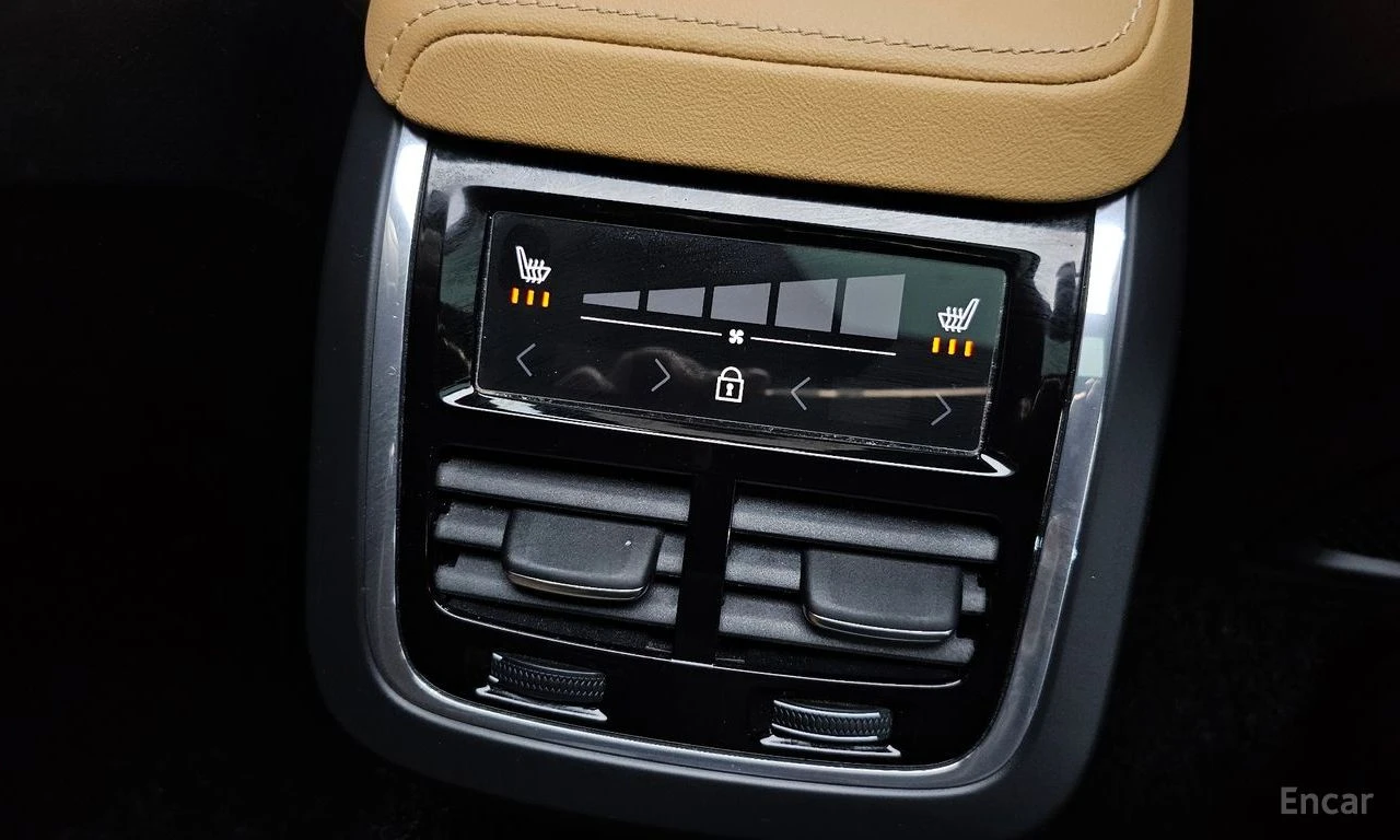 Volvo V60 Cross Country B5* AWD* ULTIMATE* BRIGHT* BOWER* WILKINS* ОБДУХВА, снимка 16 - Автомобили и джипове - 56076322