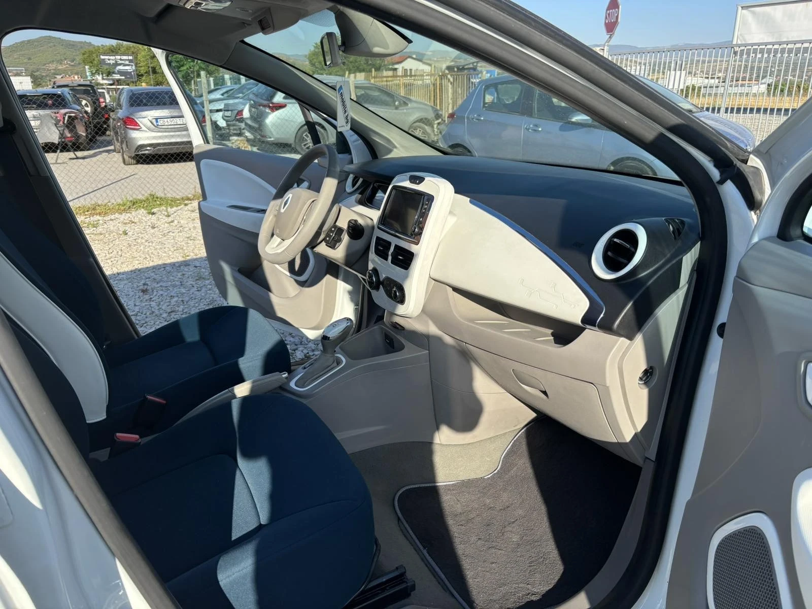 Renault Zoe 22KWh, снимка 11 - Автомобили и джипове - 56554731