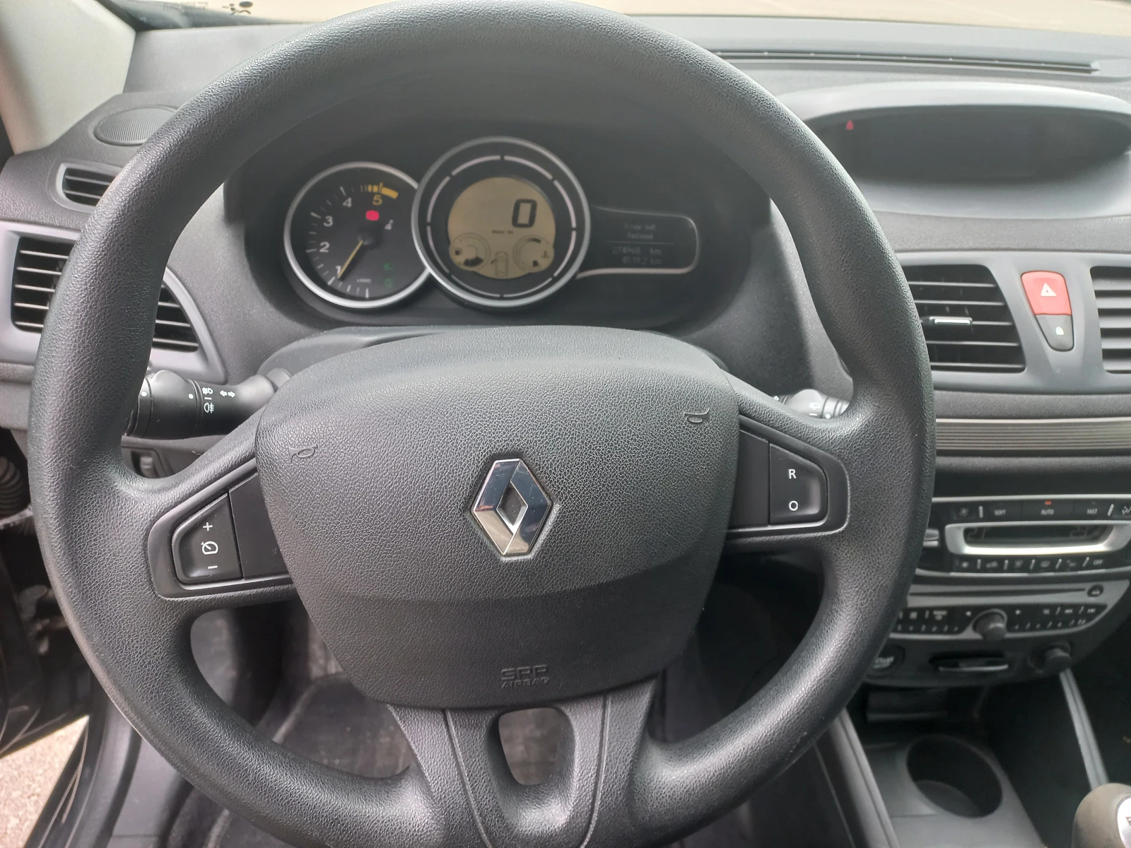 Renault Megane, снимка 9 - Автомобили и джипове - 56697963