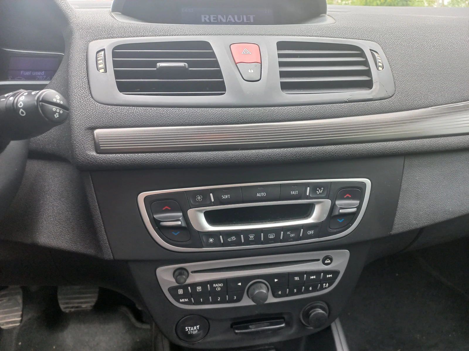 Renault Megane, снимка 8 - Автомобили и джипове - 56697963