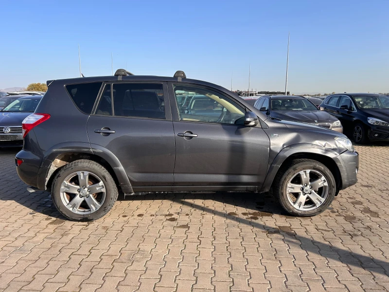 Toyota Rav4 2.2D AVTOMAT/NAVI 4X4 , снимка 5 - Автомобили и джипове - 47764139