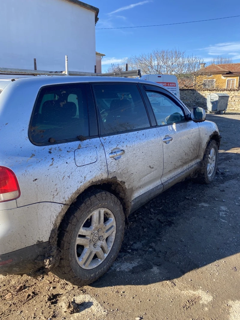 VW Touareg, снимка 3 - Автомобили и джипове - 49219499