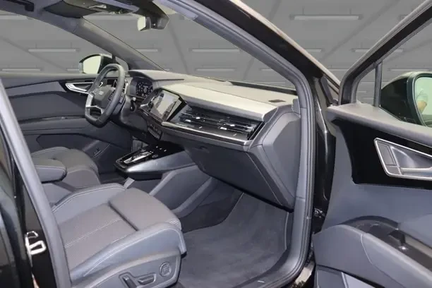 Audi Q4 e-Tron 45 Quattro = S-line = Гаранция, снимка 10 - Автомобили и джипове - 55477223