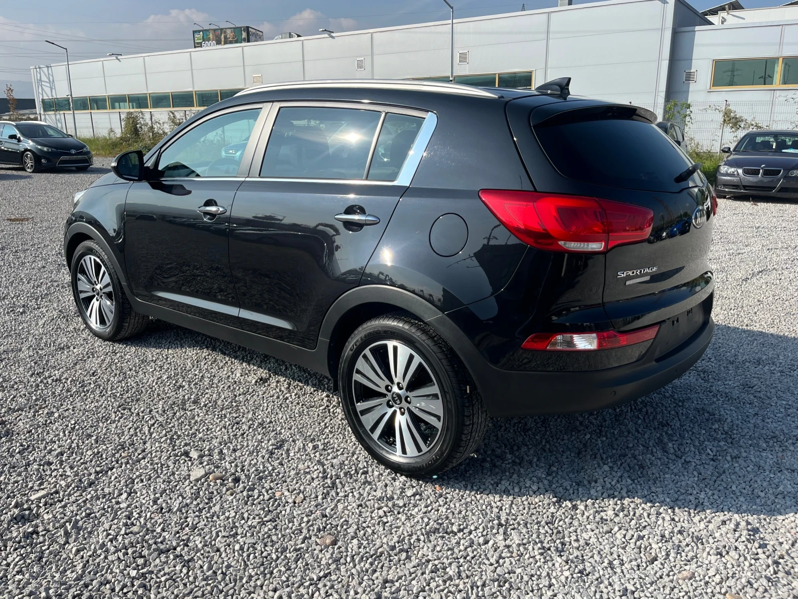 Kia Sportage 1.7CRDI-115k.c. HIGH TECH Stop&go 2WD - изображение 4