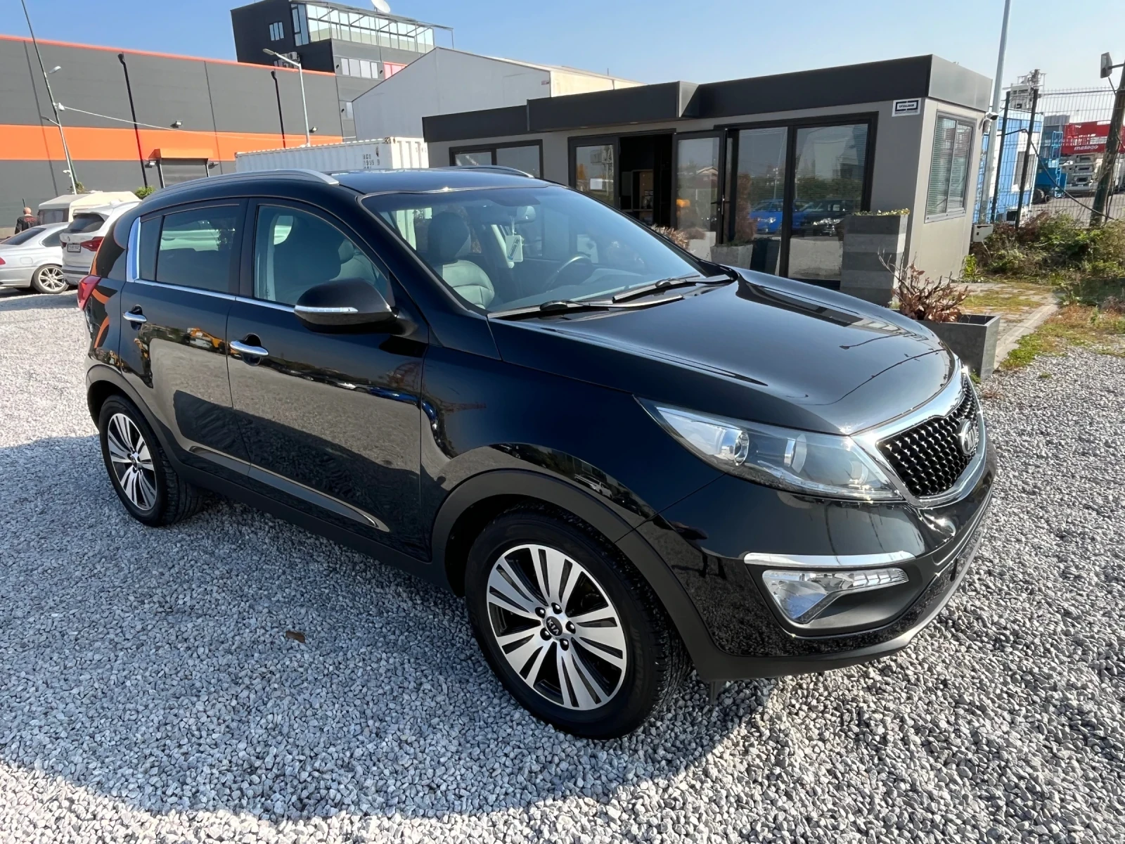 Kia Sportage 1.7CRDI-115k.c. HIGH TECH Stop&go 2WD - изображение 8