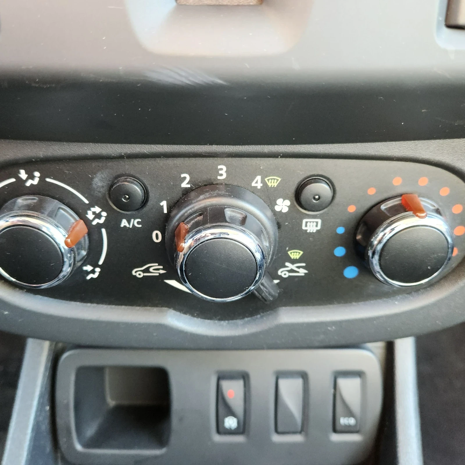 Dacia Duster 1.2TCE 125hp Germany  122000km, снимка 11 - Автомобили и джипове - 53847829