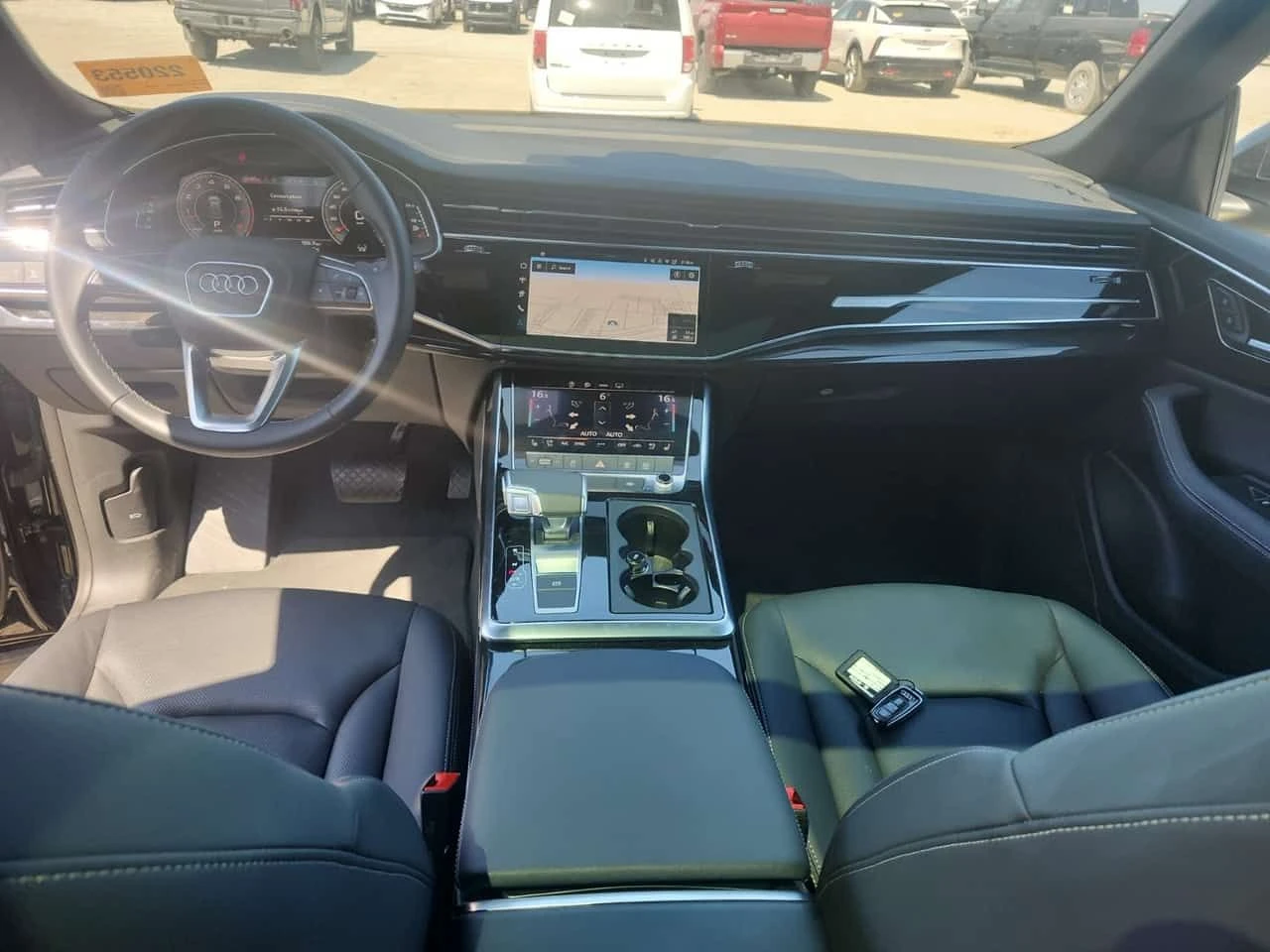 Audi Q8 * PROGRESSIV * CARFAX * БЕЗ ПЪРВОНАЧАЛНА ВНОСКА, снимка 10 - Автомобили и джипове - 54463370