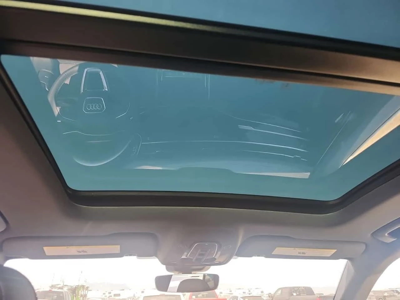 Audi Q8 * PROGRESSIV * CARFAX * БЕЗ ПЪРВОНАЧАЛНА ВНОСКА, снимка 13 - Автомобили и джипове - 54463370