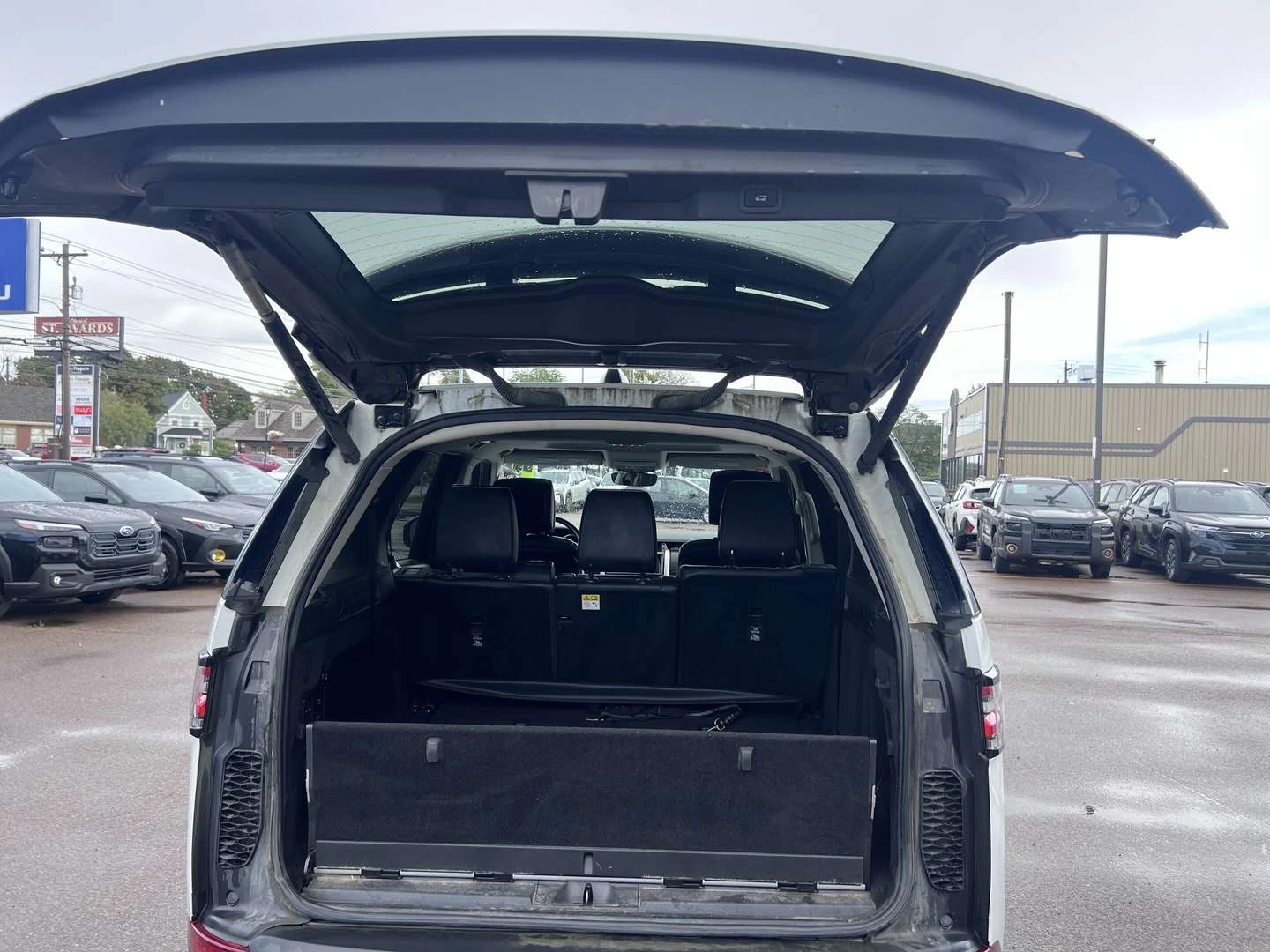 Land Rover Discovery, снимка 9 - Автомобили и джипове - 56020299
